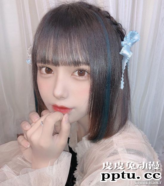 清爽短发散发满满活力 邻家女友气质的青春正妹