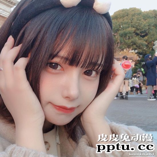 清爽短发散发满满活力 邻家女友气质的青春正妹