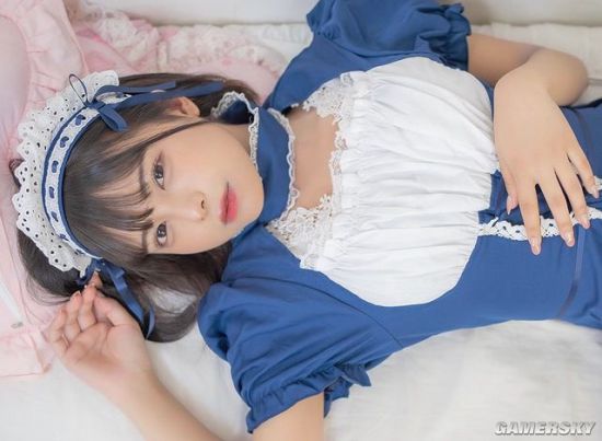 清爽短发散发满满活力 邻家女友气质的青春正妹