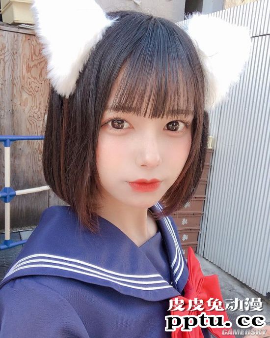 清爽短发散发满满活力 邻家女友气质的青春正妹