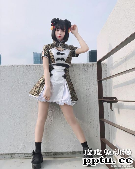 清爽短发散发满满活力 邻家女友气质的青春正妹