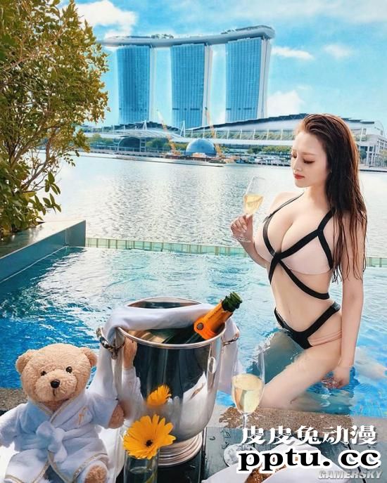 白到反光令人眼晕 “美女设计师”本多胡桃写真