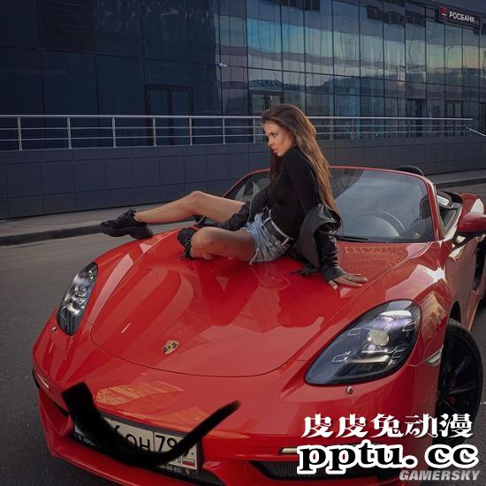 俄罗斯90后“山寨名媛” 自称顶级男性猎人俘获亿万富翁