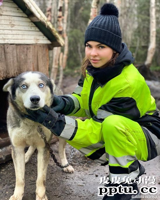 俄罗斯90后“山寨名媛” 自称顶级男性猎人俘获亿万富翁