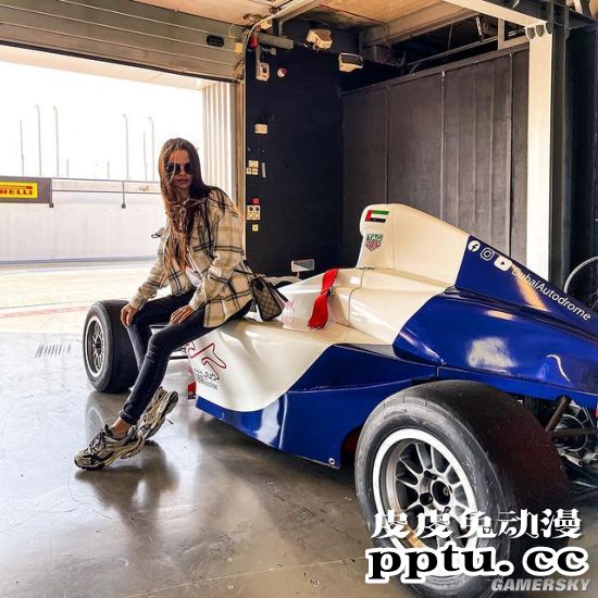 俄罗斯90后“山寨名媛” 自称顶级男性猎人俘获亿万富翁