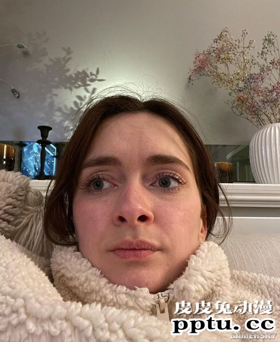 网红照片全靠P图和摆拍？这个妹子晒丑照揭露真相