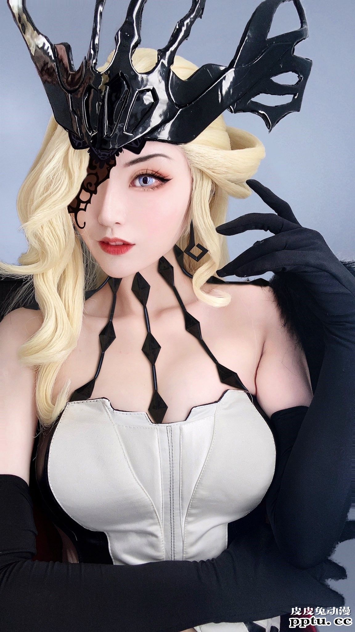 身材性感的女巨人 一周大师级CosPlay赏