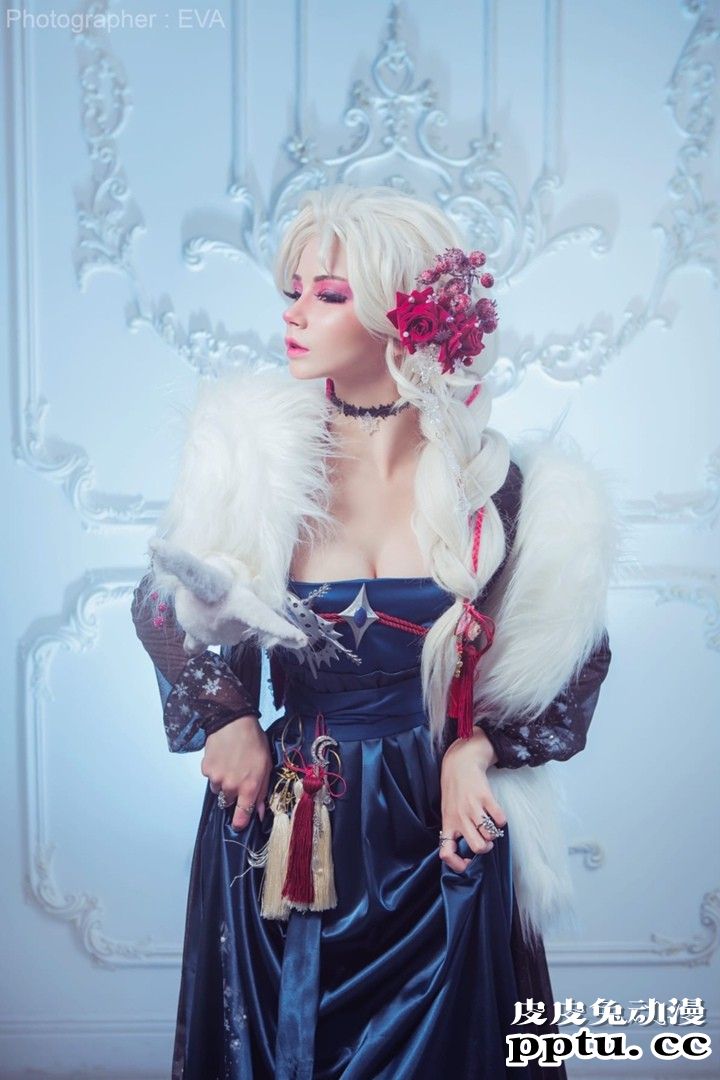 身材性感的女巨人 一周大师级CosPlay赏