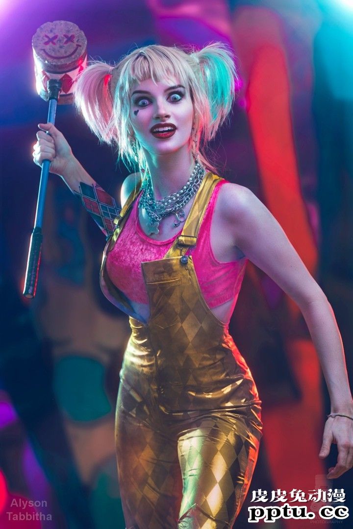 身材性感的女巨人 一周大师级CosPlay赏