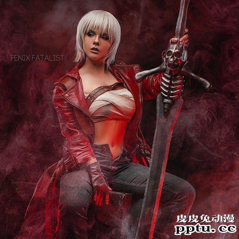 身材性感的女巨人 一周大师级CosPlay赏