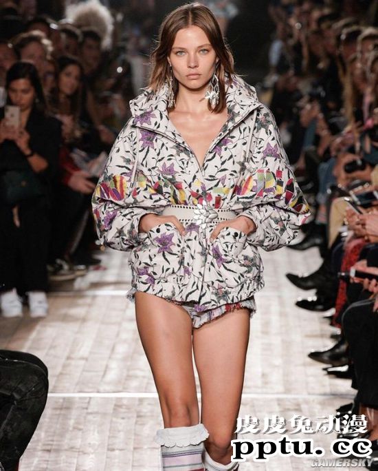 肉都长在该长的地方 俄罗斯22岁骨感模特