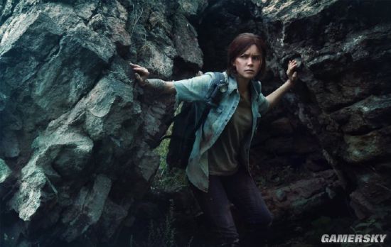 俄妹COS《最后生还者2》艾莉 特效拉满堪比电影大片