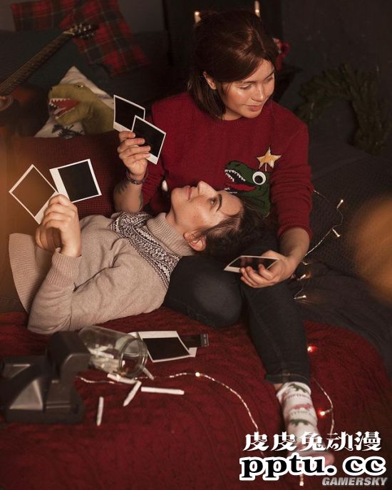 俄妹COS《最后生还者2》艾莉 特效拉满堪比电影大片