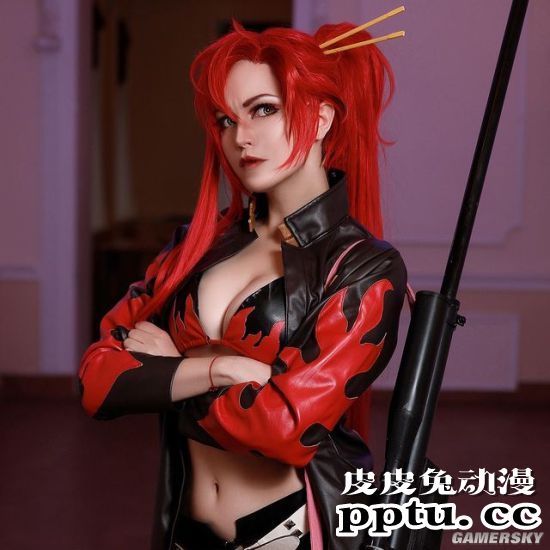 俄妹COS《最后生还者2》艾莉 特效拉满堪比电影大片