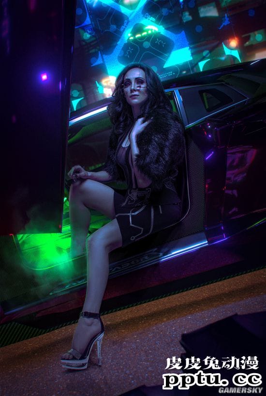 俄妹COS《赛博朋克2077》版巫师角色 性感御姐特莉丝