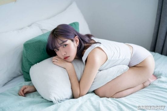 楚楚可怜的柔弱感 眼神迷离的韩国大尺度正妹SONSON