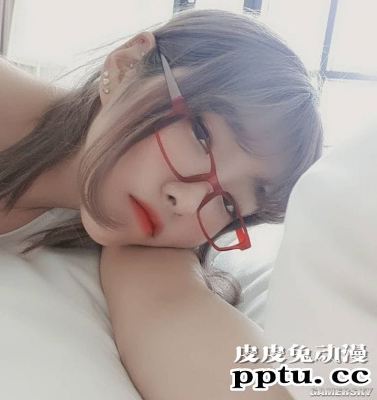 楚楚可怜的柔弱感 眼神迷离的韩国大尺度正妹SONSON