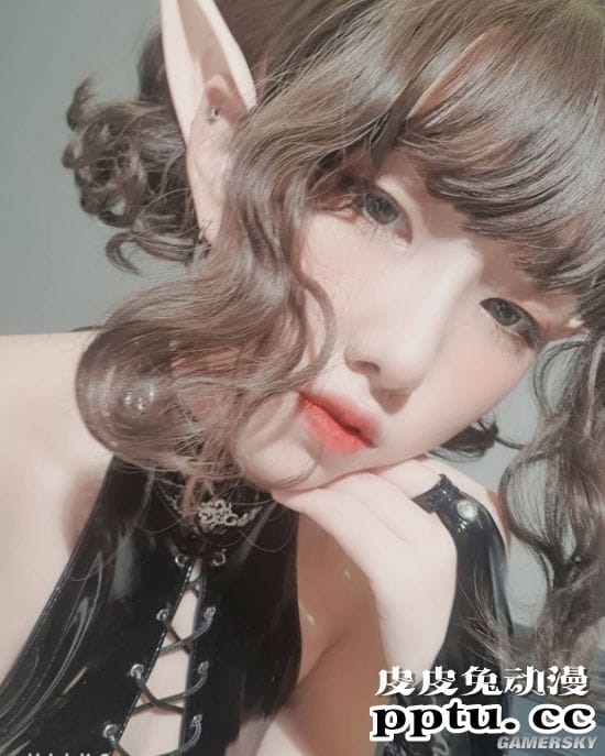 楚楚可怜的柔弱感 眼神迷离的韩国大尺度正妹SONSON