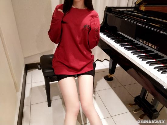 美女COSER钢琴独奏新整活 COS《柯南》小黑吓坏网友