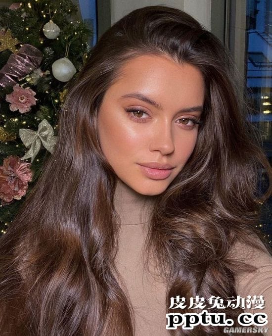 修长身材气质爆表 俄罗斯纤细性感的美少女