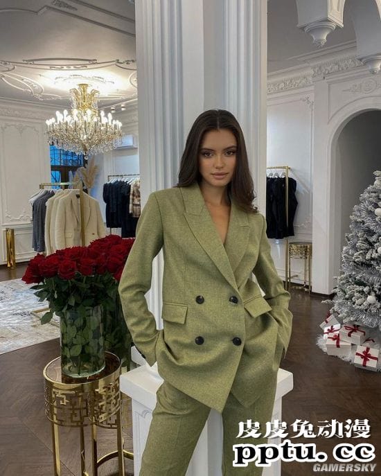 修长身材气质爆表 俄罗斯纤细性感的美少女