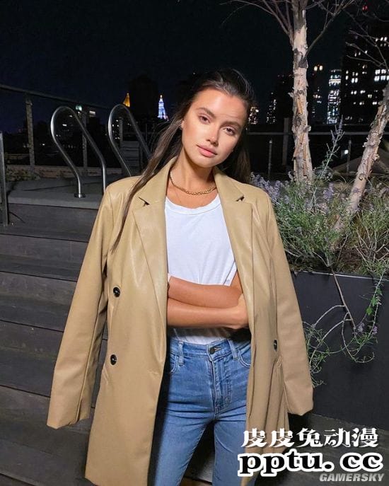 修长身材气质爆表 俄罗斯纤细性感的美少女