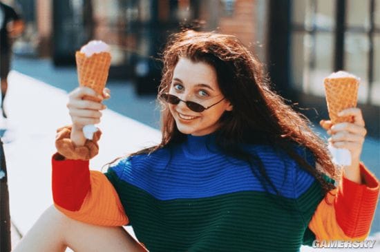 19岁女孩获得千万粉丝 曾获封YouTube最有趣的人-皮皮兔动漫