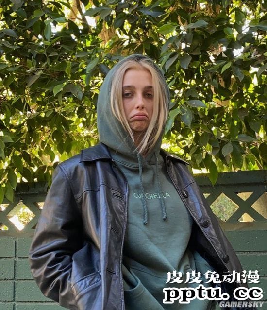 19岁女孩获得千万粉丝 曾获封YouTube最有趣的人