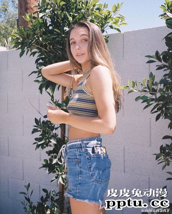 19岁女孩获得千万粉丝 曾获封YouTube最有趣的人