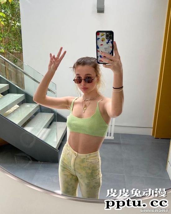 19岁女孩获得千万粉丝 曾获封YouTube最有趣的人