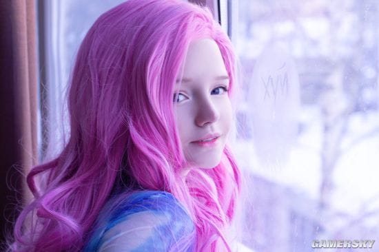 肉感身材突破次元壁 可爱娇小的俄罗斯正妹COSER