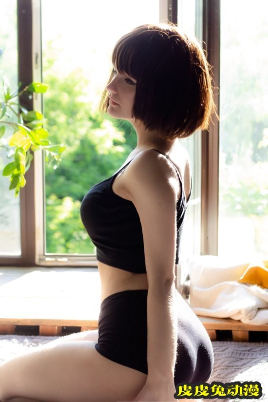肉感身材突破次元壁 可爱娇小的俄罗斯正妹COSER