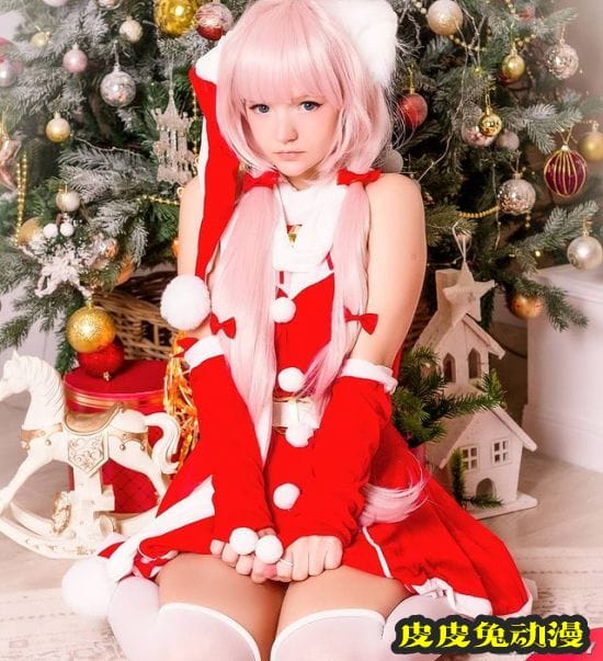 肉感身材突破次元壁 可爱娇小的俄罗斯正妹COSER