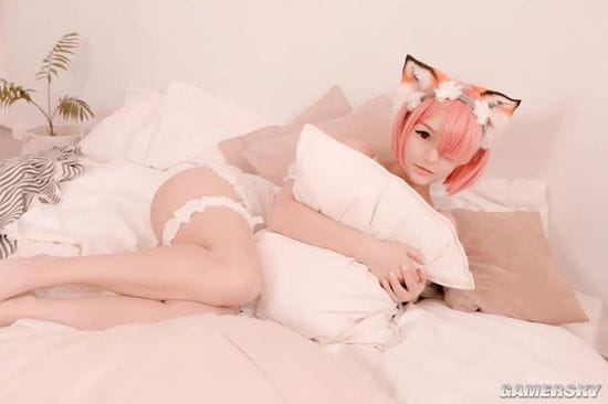 肉感身材突破次元壁 可爱娇小的俄罗斯正妹COSER