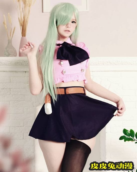 肉感身材突破次元壁 可爱娇小的俄罗斯正妹COSER