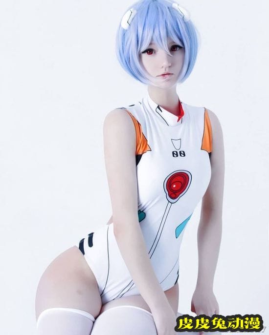 肉感身材突破次元壁 可爱娇小的俄罗斯正妹COSER