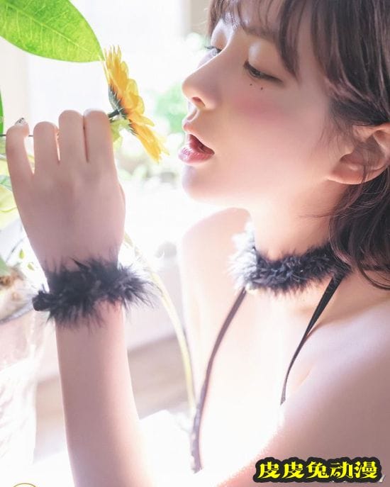 清纯白皙女孩陪打游戏？可爱童颜的韩国女主播