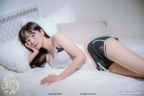 清纯白皙女孩陪打游戏？可爱童颜的韩国女主播