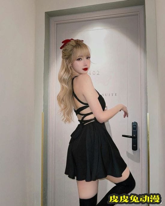 自曝变性经历的火辣正妹 性感身型让网友想恋爱