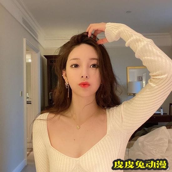 韩国美女漫画家走红网络 二次元身材亲自COS女主角