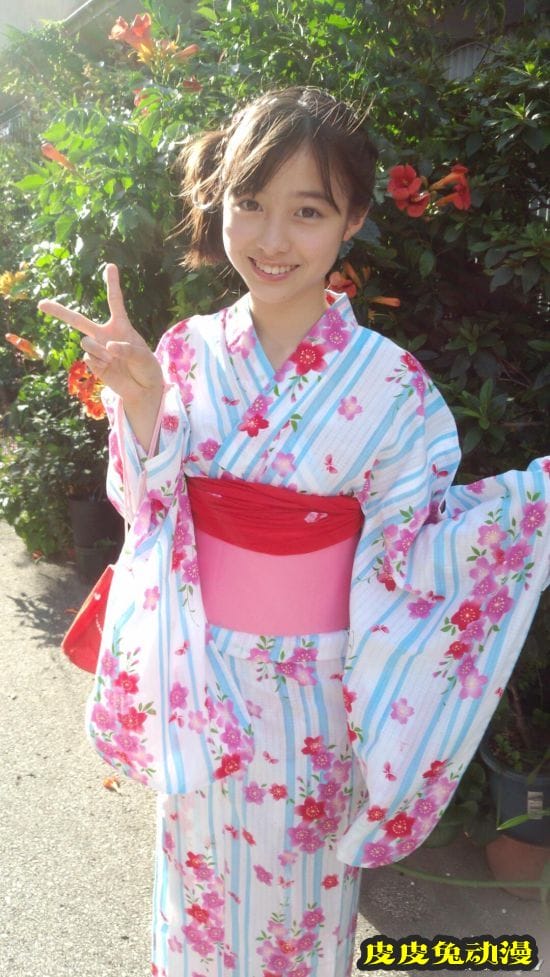 桥本环奈晒童年美照 从小美到大的千年一遇少女