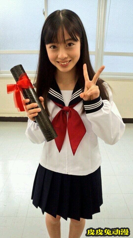 桥本环奈晒童年美照 从小美到大的千年一遇少女