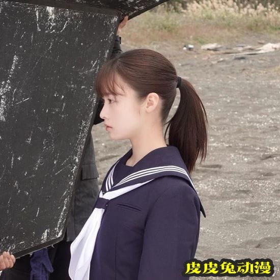 桥本环奈晒童年美照 从小美到大的千年一遇少女