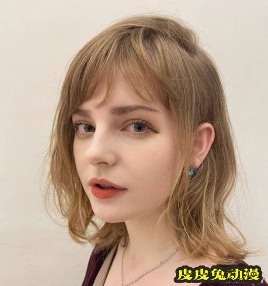 热爱二次元的荷兰混血正妹 甜美可爱的人间精灵