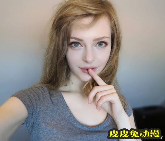 热爱二次元的荷兰混血正妹 甜美可爱的人间精灵