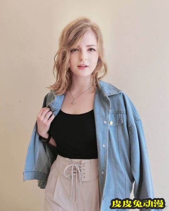 热爱二次元的荷兰混血正妹 甜美可爱的人间精灵