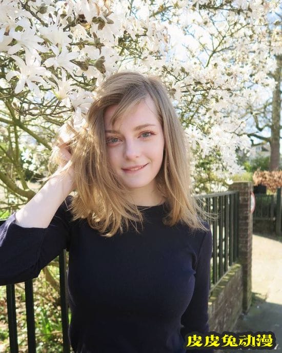 热爱二次元的荷兰混血正妹 甜美可爱的人间精灵