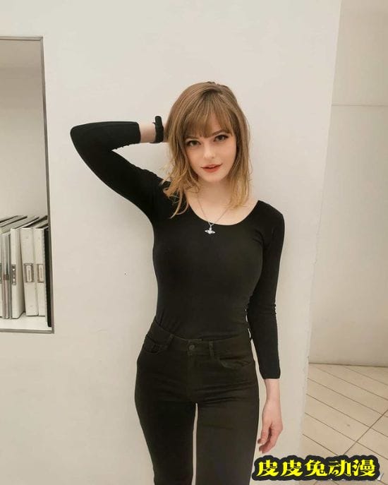 热爱二次元的荷兰混血正妹 甜美可爱的人间精灵