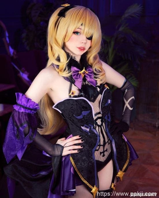 娇小可爱型嫩妹 喜欢清凉衣服的俄罗斯猫娘COSER