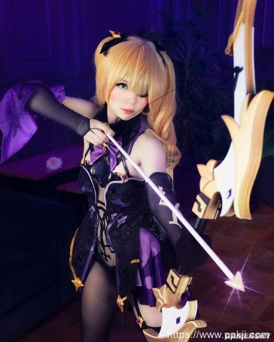 娇小可爱型嫩妹 喜欢清凉衣服的俄罗斯猫娘COSER